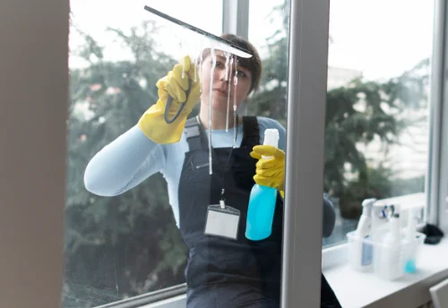 Nettoyage de vitres intérieures et extérieures à la Vallée
